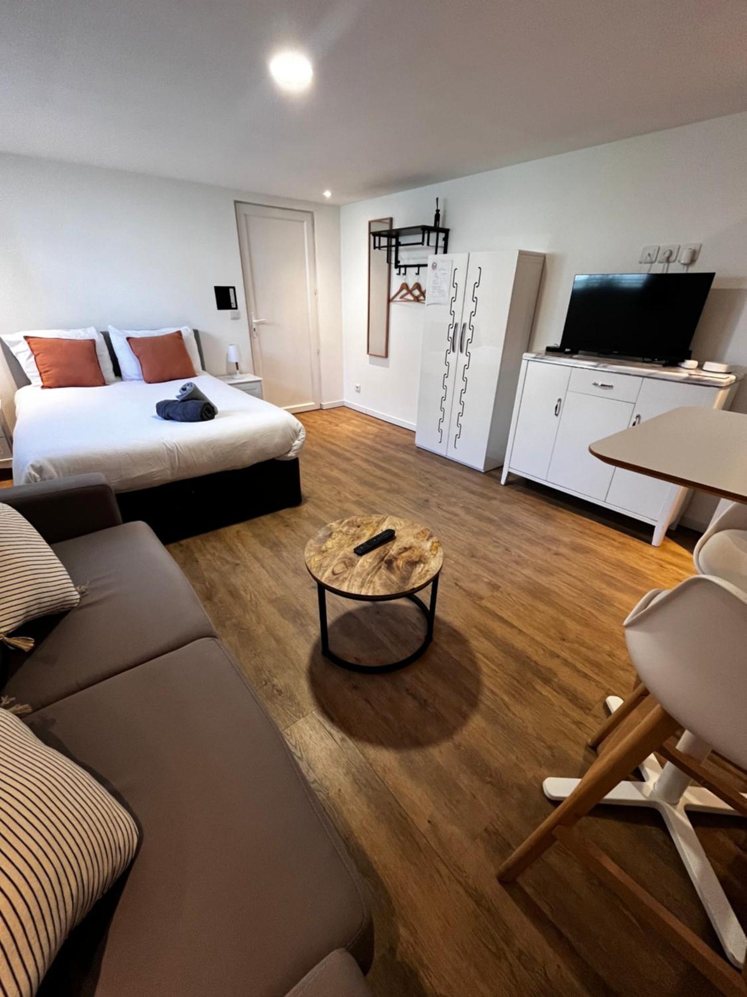 Studio Proche Gare Et Versailles 4 Min A Pied Train Vers Paris Marly-le-Roi Ngoại thất bức ảnh